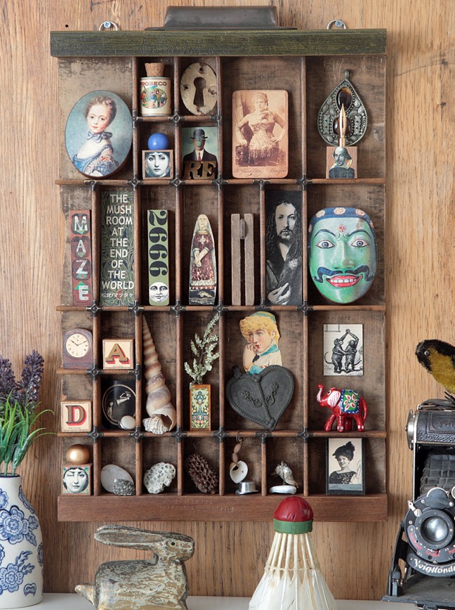 ￼￼Cabinet of curios and little collectables in an old antique letterpress printers tray type case drawer